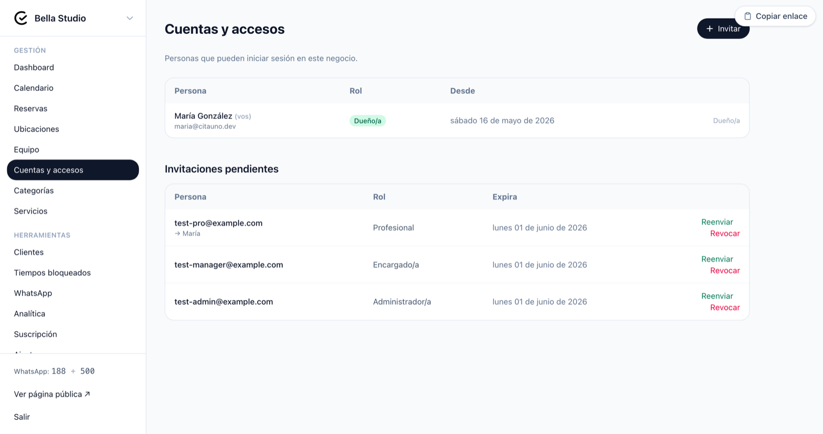 Sección de cuentas y accesos con botón para invitar nuevos miembros