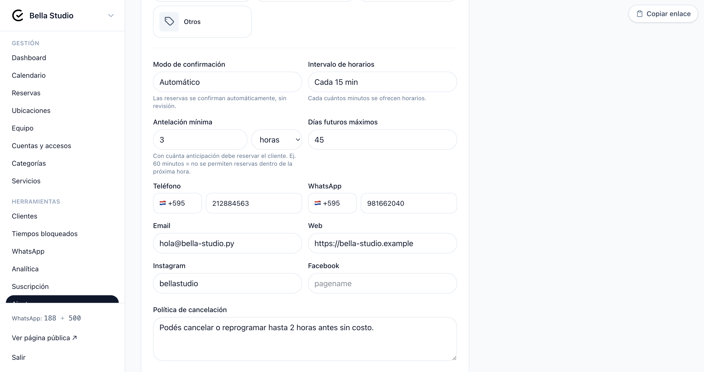 Sección de contacto y redes sociales en la configuración